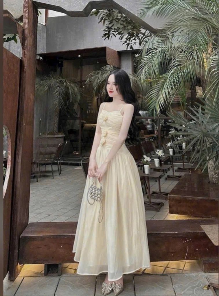 VGU0499-Đầm kiểu 2dây đính hoa Kem