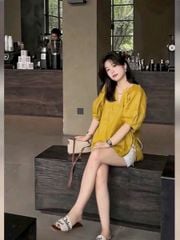 KS0909-Set áo vàng cổ V cột nơ eo, quần short Trắng