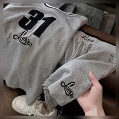 VGU0477-Set áo phối viền số 31, quần short thêu chữ Xám
