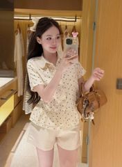 KS0902-Set áo chấm bi cổ sen viền bèo, quần short Kem