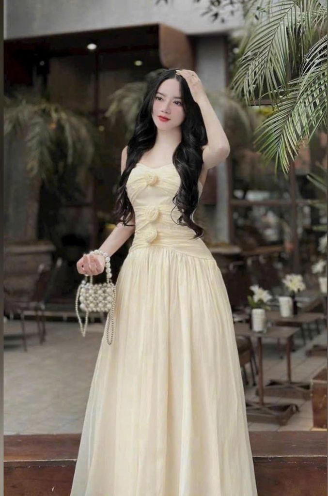 VGU0499-Đầm kiểu 2dây đính hoa Kem