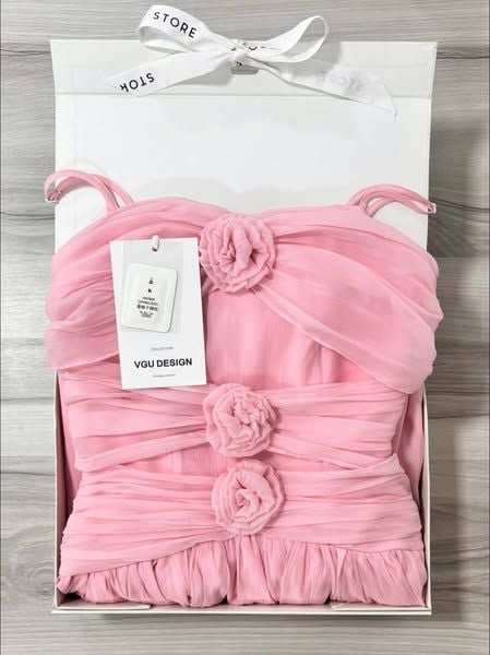VGU0498-Đầm kiểu 2dây đính hoa Hồng