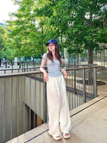 KS0903-Set áo body cổ tim xanh, quần suông Trắng