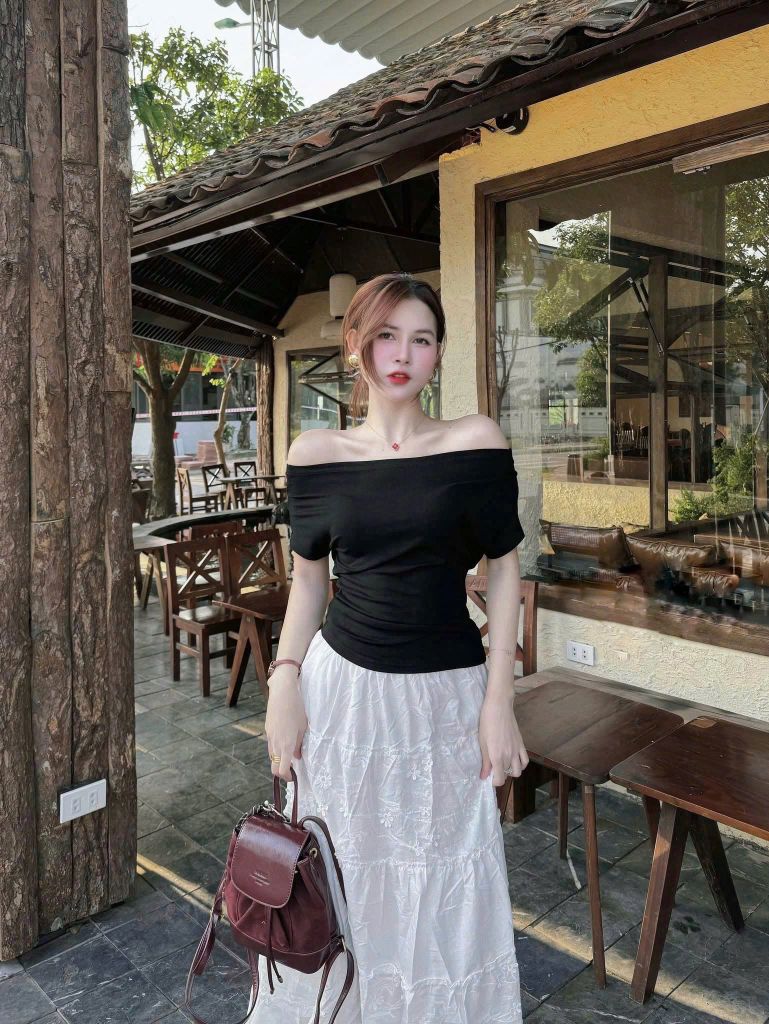 KS0896-Set áo bẹt vai, CV tầng thêu hoa Trắng (áo đen)