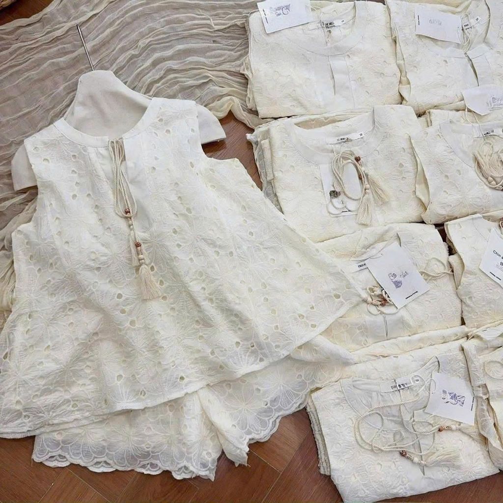 TQ4349-Set tơ tencel thêu, áo sát nách+quần short Kem