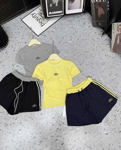 KS0912-Set áo thun body thêu alo Xám, quần short phối viền sọc Đen