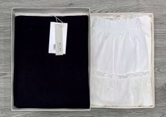 KS0896-Set áo bẹt vai, CV tầng thêu hoa Trắng (áo đen)