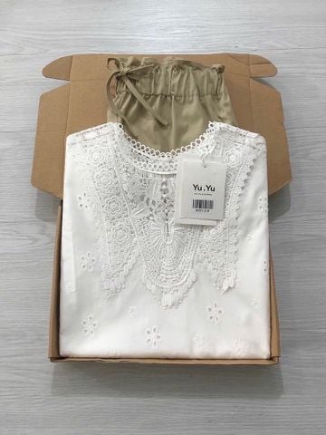 KS5131-Set áo thêu hoa lỗ phối cổ ren, quần short Nâu