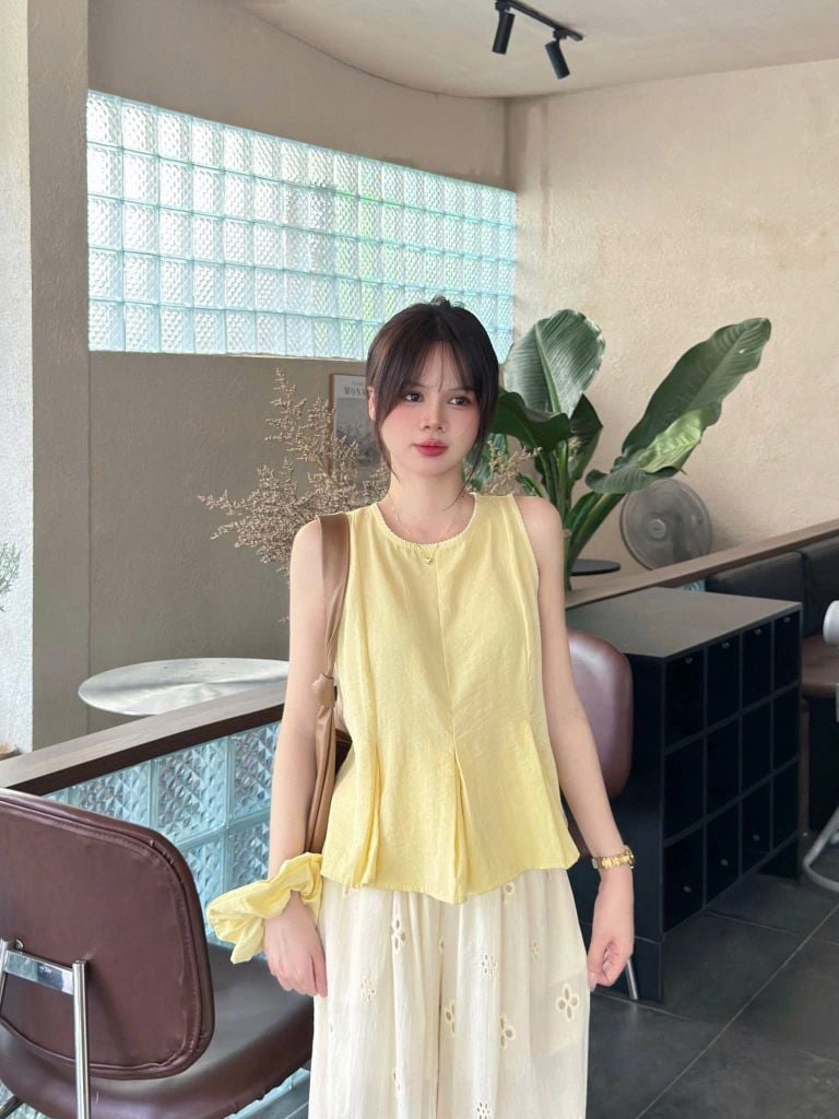 KS0890-Set áo tơ vàng, quần suông thêu hoa Kem (kèm cột tóc)