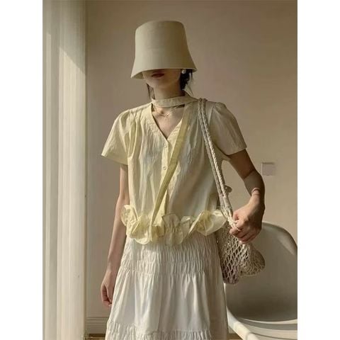 LEN2894 ÁO THÊU HOA CHÂN BÈO PHỐI DÂY CỔ (VÀNG)