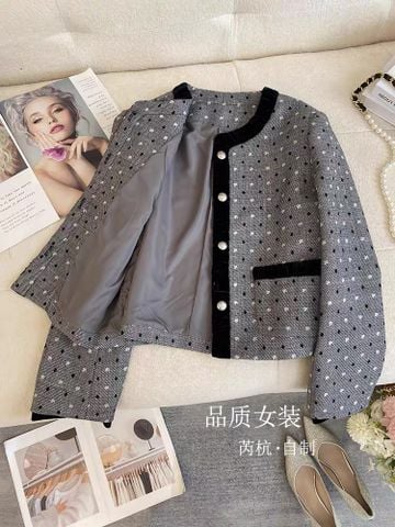 QCC0017- Áo họa tiết phối viền nhung Đen