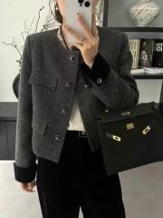 QCC0045  KHOÁC DẠ KIM SA NÚT CHỮ M (XÁM)