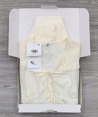 KS0851 Set xô thêu bèo ngực nút ngọc + quần short (Kem)