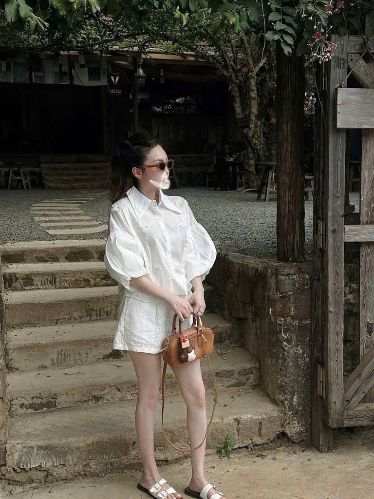 KS0859 Set sơmi tay phồng kết hoa, Quần short