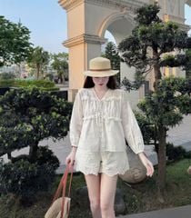 KS0851 Set xô thêu bèo ngực nút ngọc + quần short (Kem)