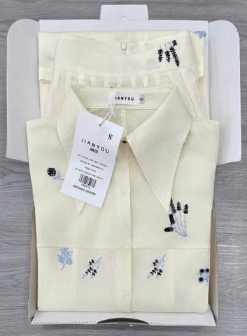 TB8471 SET ÁO + CV THÊU HOA (KEM )