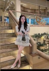 VGU0528 Set sọc thêu hoa viền sóng, CV ngắn