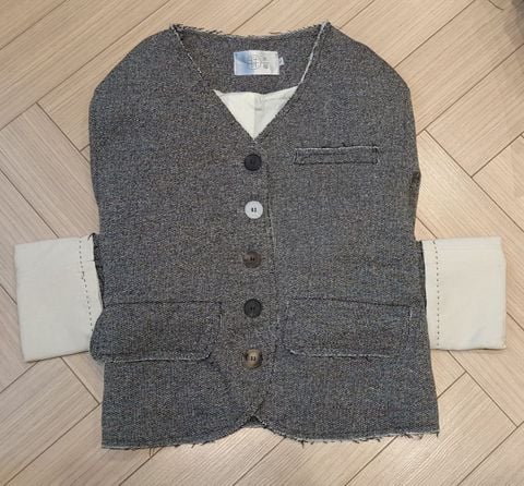 QCC0086- Áo dạ cổ V phối tay nút màu (nhạt)