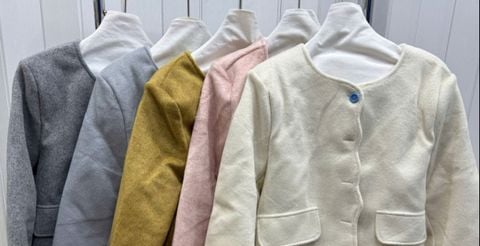 QCC0158 -Áo khoác dạ lông nút màu (Kem)