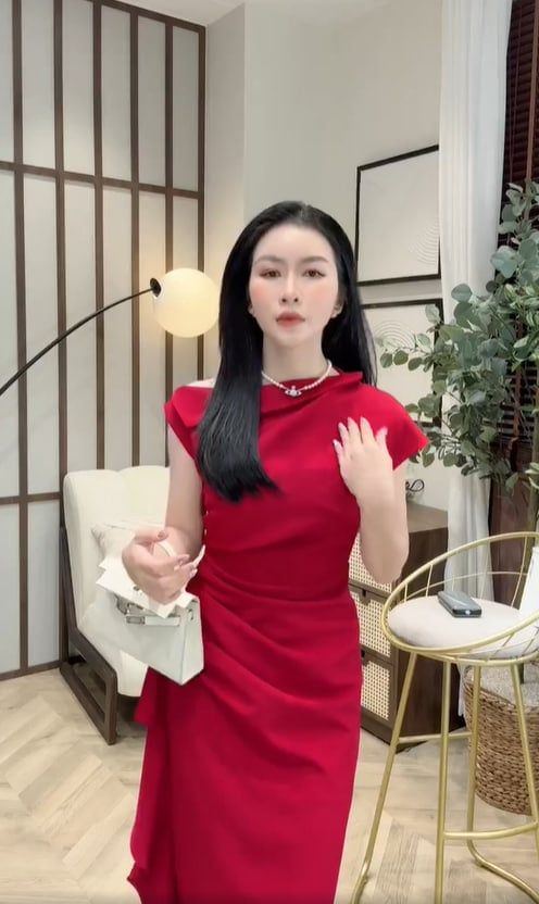 VGU9126 ĐẦM ĐỎ LỆCH VAI TK NHẤN EO