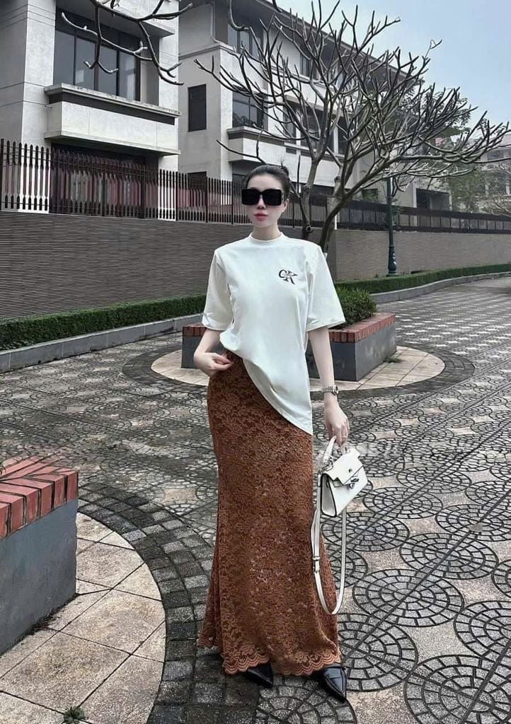 VGU9429-Set áo thun tay ngắn , CV ren hoa Nâu (áo trắng)