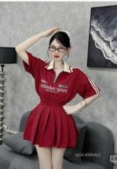 TB2907 - Set QC áo polo tay phối sọc, chân váy xếp ly Đỏ