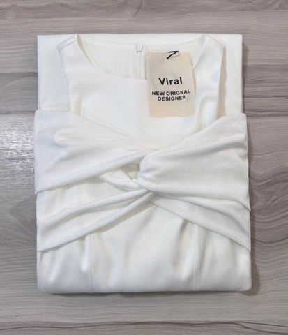 VRA0292 ĐẦM TK HỞ VAI TAY DÀI (TRẮNG)