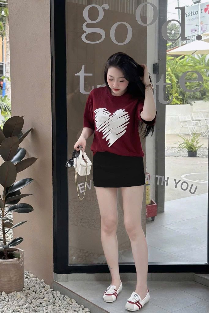VGU8866 ÁO THUN ĐỎ IN HÌNH TIM