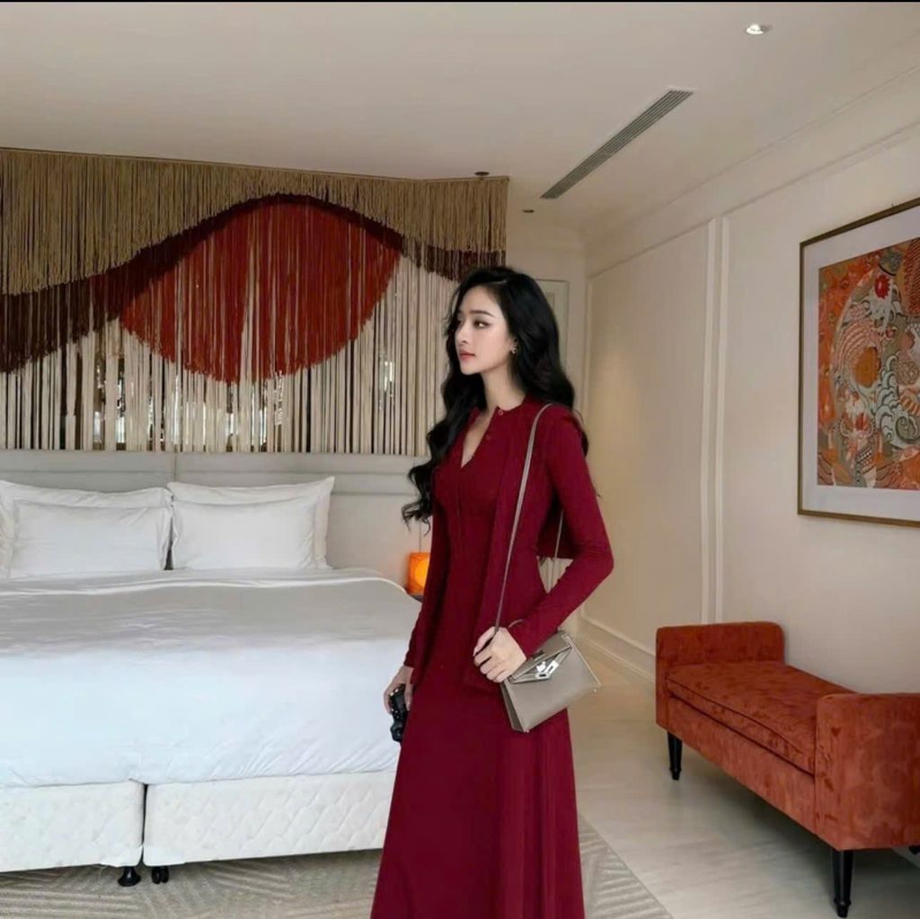 VGU9004- Đầm body tay dài + khăn choàng Đỏ