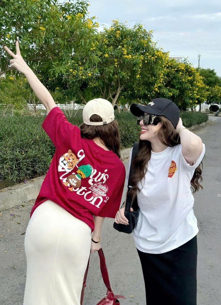 VRA0327-Set QC áo thun đỏ in tim, CV dài Kem