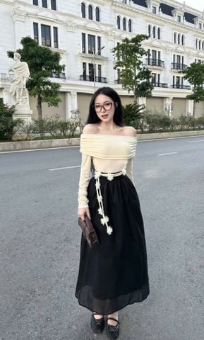 VGU8987-Set áo bệt vai, CV dài Đen ( áo Kem - kèm dây hoa cột eo)