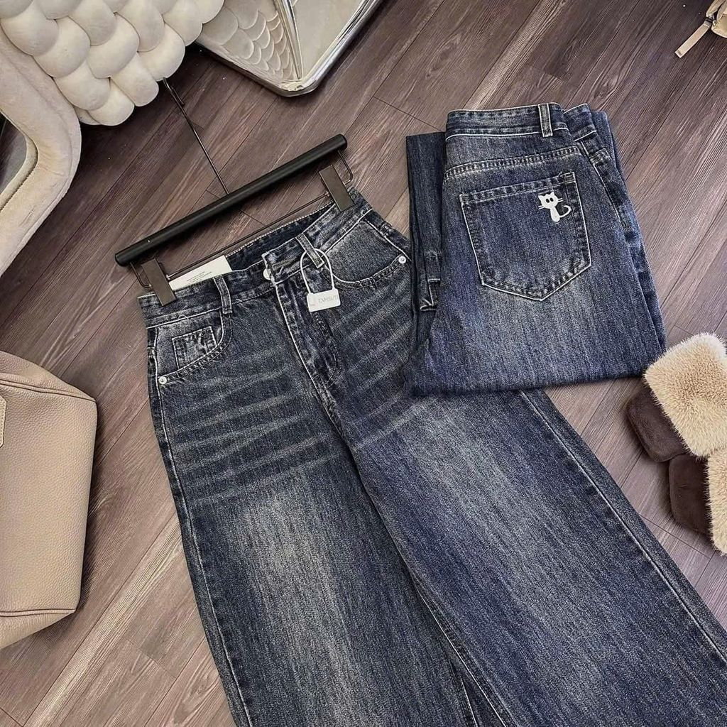 VGU9278-Quần jean túi sau thêu mèo