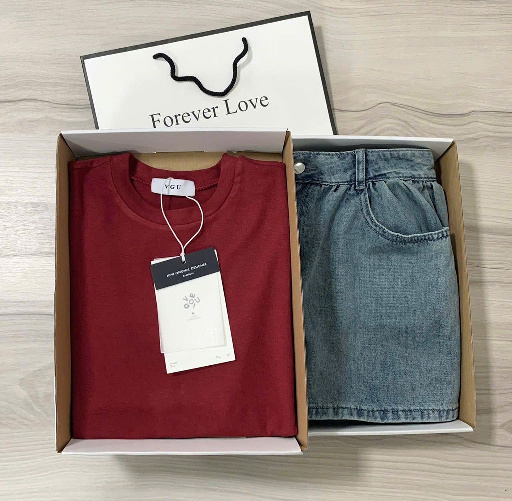VGU9371 SET ÁO THUN ĐỎ CV JEANS