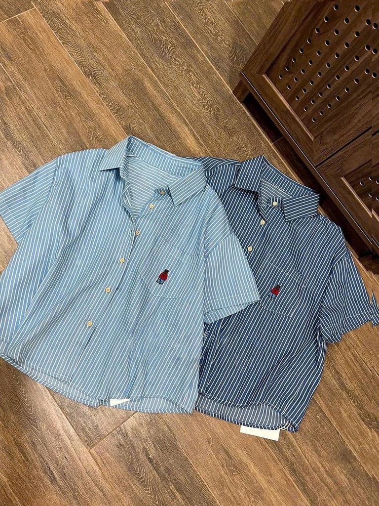 TQ1701-Áo sơ mi tay ngắn, túi thêu gấu Xanh Đậm (áo lẻ)