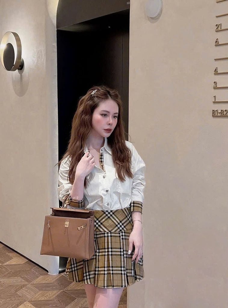 TB7705-Set áo sơ mi trắng phối tay, CV caro xếp ly