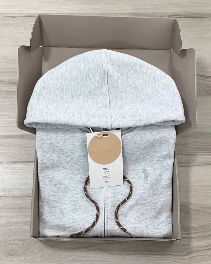 VGU9574 ÁO KHOÁC THÊU NGỰA CÓ NÓN (XÁM)