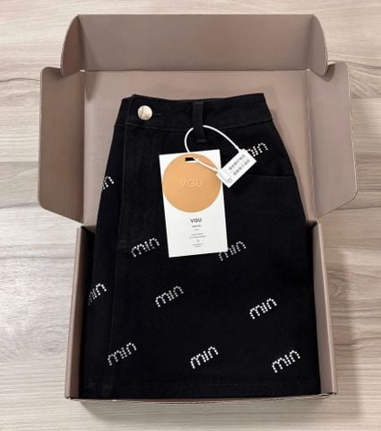 VGU9608 CHÂN VÁY NGẮN ĐÍNH ĐÁ (ĐEN)