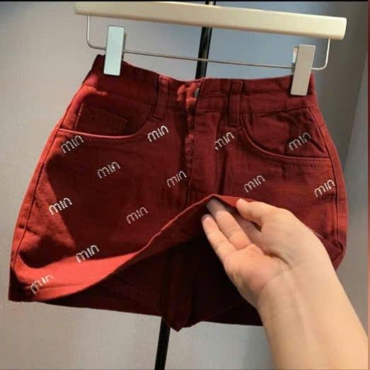 VGU9607 CHÂN VÁY NGẮN ĐÍNH ĐÁ (ĐỎ)