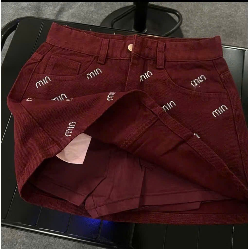 VGU9608 CHÂN VÁY NGẮN ĐÍNH ĐÁ (ĐEN)