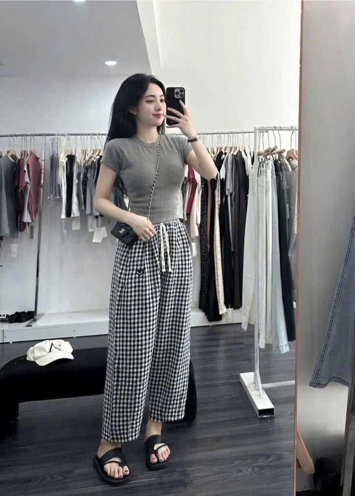 TQ4041 SET ÁO THUN TRƠN, QUẦN CARO (XÁM)