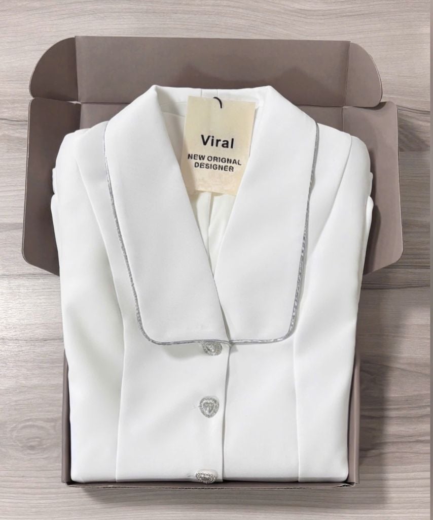 VRA0463 ĐẦM VEST TK NÚT ĐÁ (TRẮNG)
