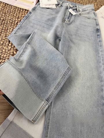 VGU9738 - Quần Jean Gấp Gấu Xanh