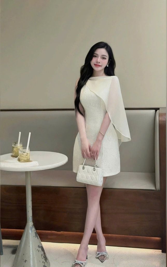 VGU9740 ĐẦM KEM PHỐI CHOÀNG TAG BƯỚM