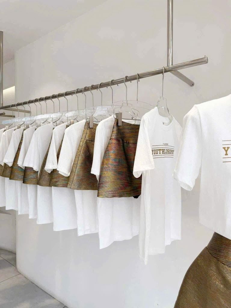 VGU9758 SET ÁO THUN CHÂN VÁY KIM TUYẾN ( NÂU )