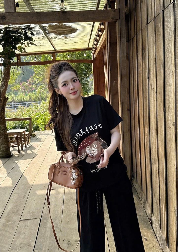 TB7742-Set thun tăm áo in hình, quần suông Đen