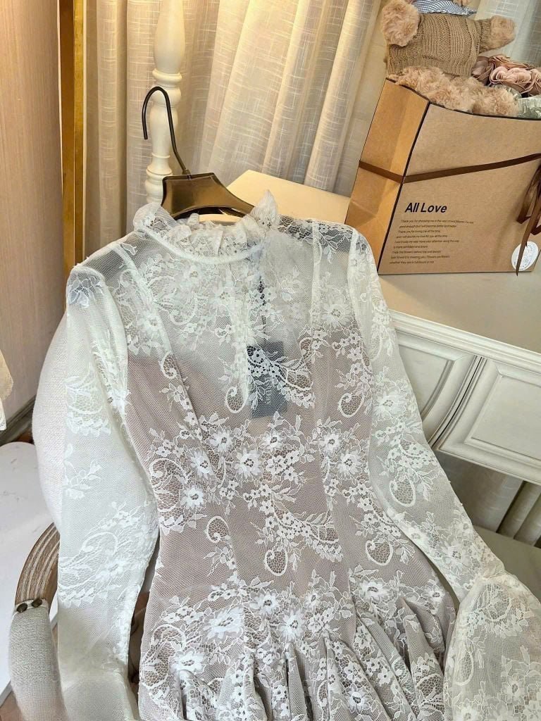 VGU9801 ĐẦM REN NGẮN TK TAY LOE