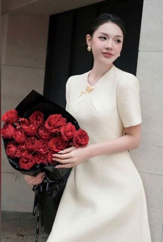 VGU9798 - Đầm Phom Dài Đính Tag