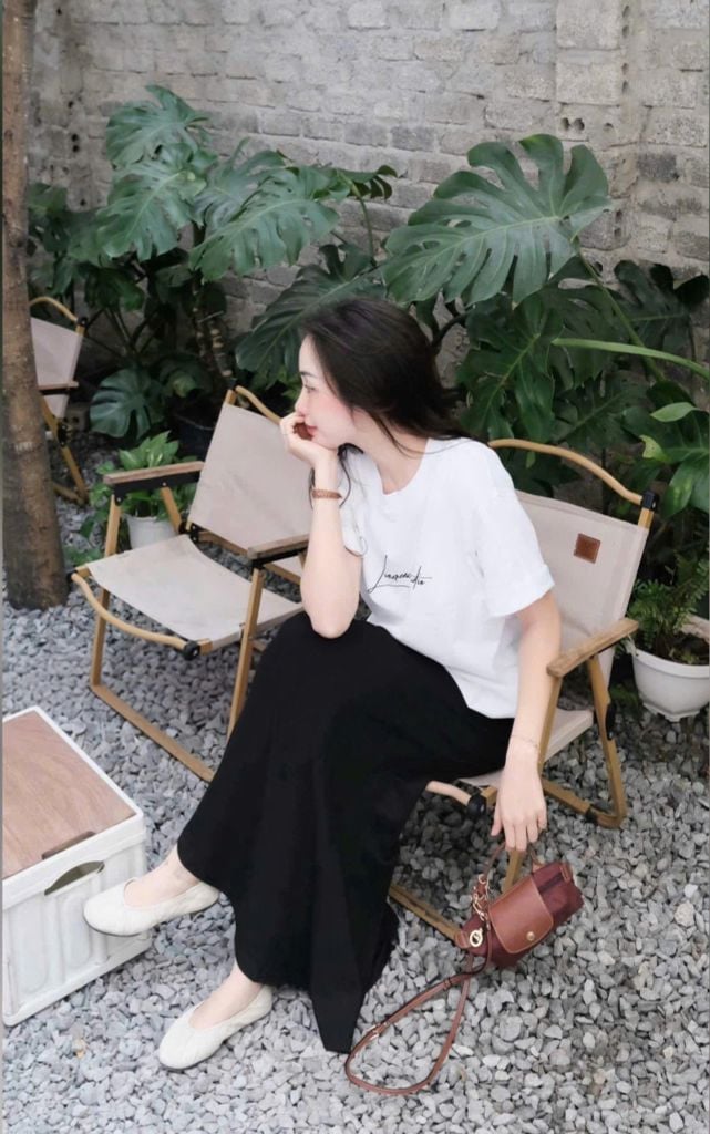 VRA0499 - Set Áo Thun Trắng - Chân Váy Dài Đen