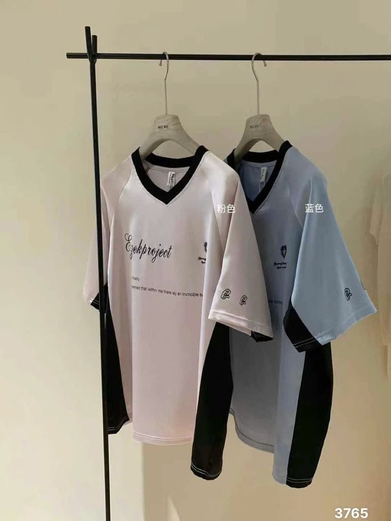 LEN1792 ÁO THUN QC CỔ V IN CHỮ (HỒNG)