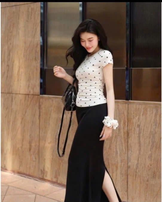 VGU9811-Set áo body họa tiết tim, CV đuôi cá Đen